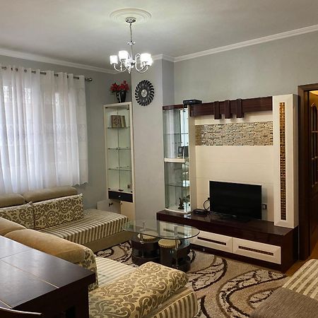 Comfortable 2-Br For 4 地拉那 外观 照片